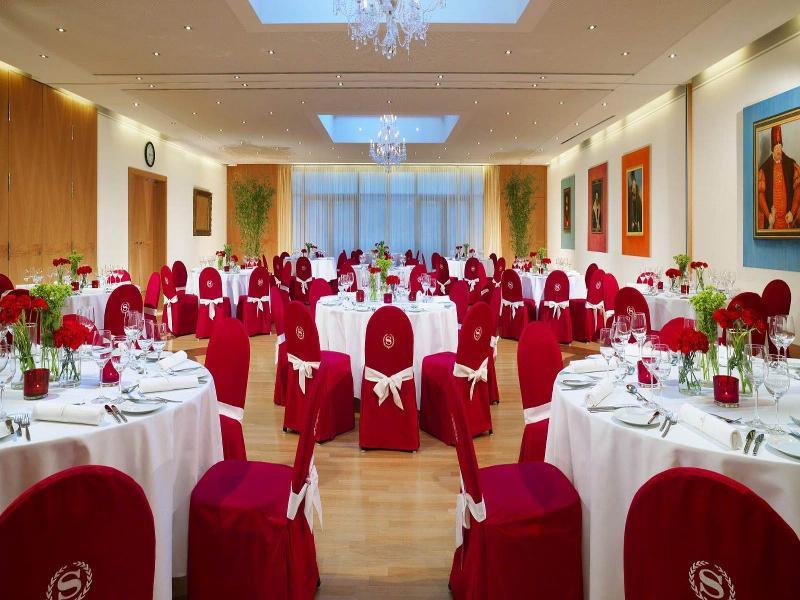 Sheraton Carlton Nuernberg Exterior photo The ballroom at the Mandarin Oriental, London