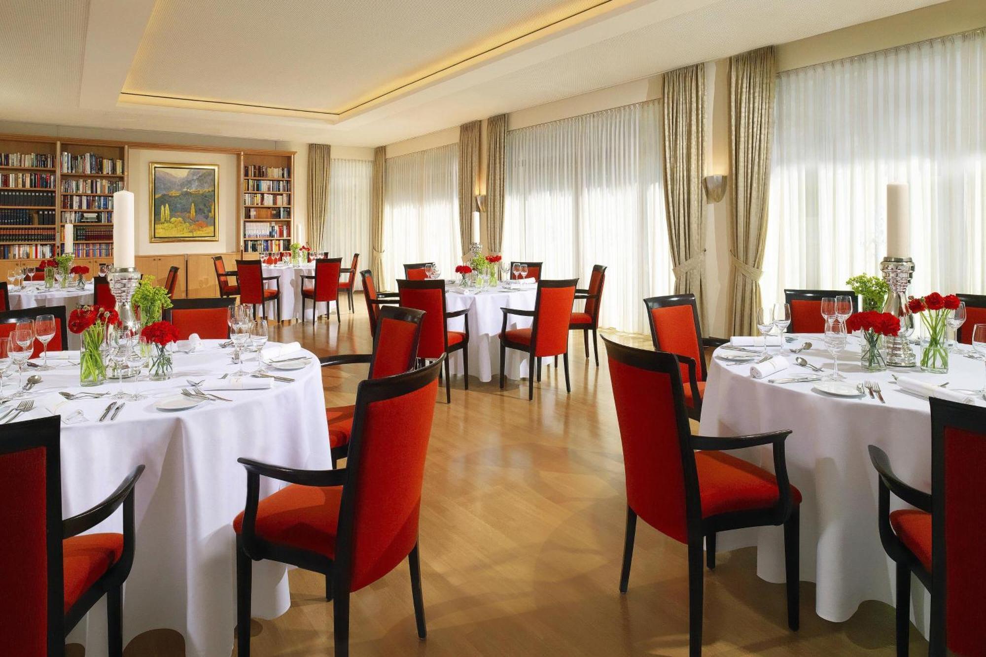 Sheraton Carlton Nuernberg Exterior photo The Long Room
