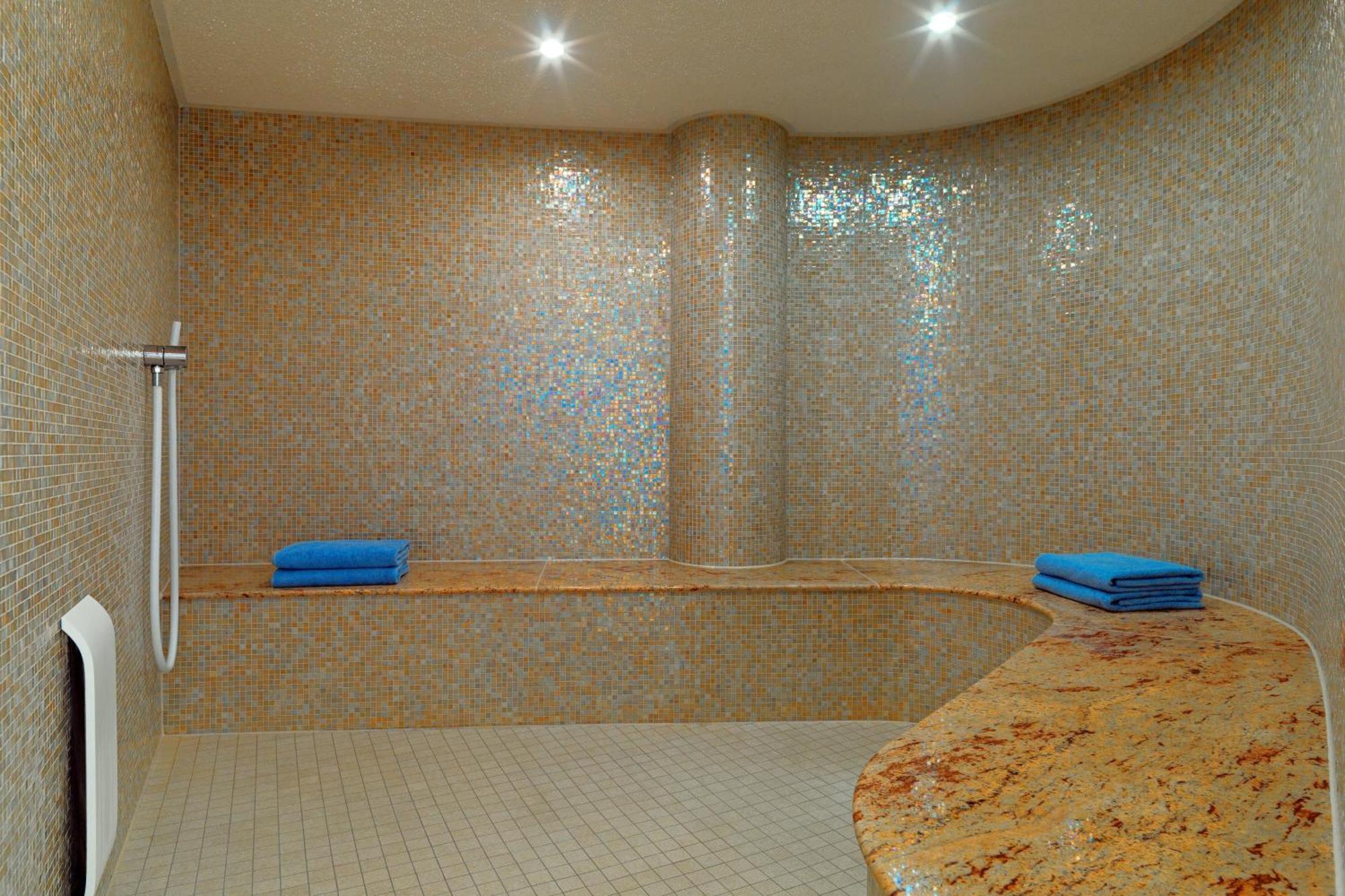 Sheraton Carlton Nuernberg Exterior photo A hammam